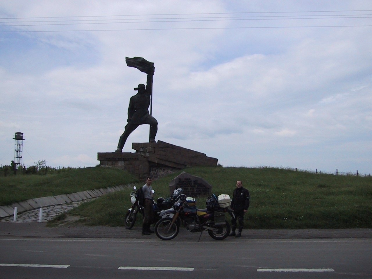 20020530_1132-Volle_u_Rolf_-_Grenze_Ukraine_bei_Uzhorod