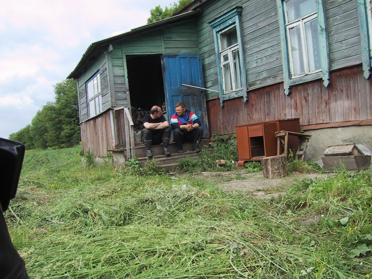 20020605_1107-Mittagessen_auf_dem_Land_-_Rolf_u_Besitzer_1