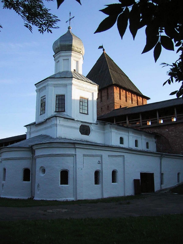 20020609_1924-Kapelle_im_Kreml_von_Novgorod