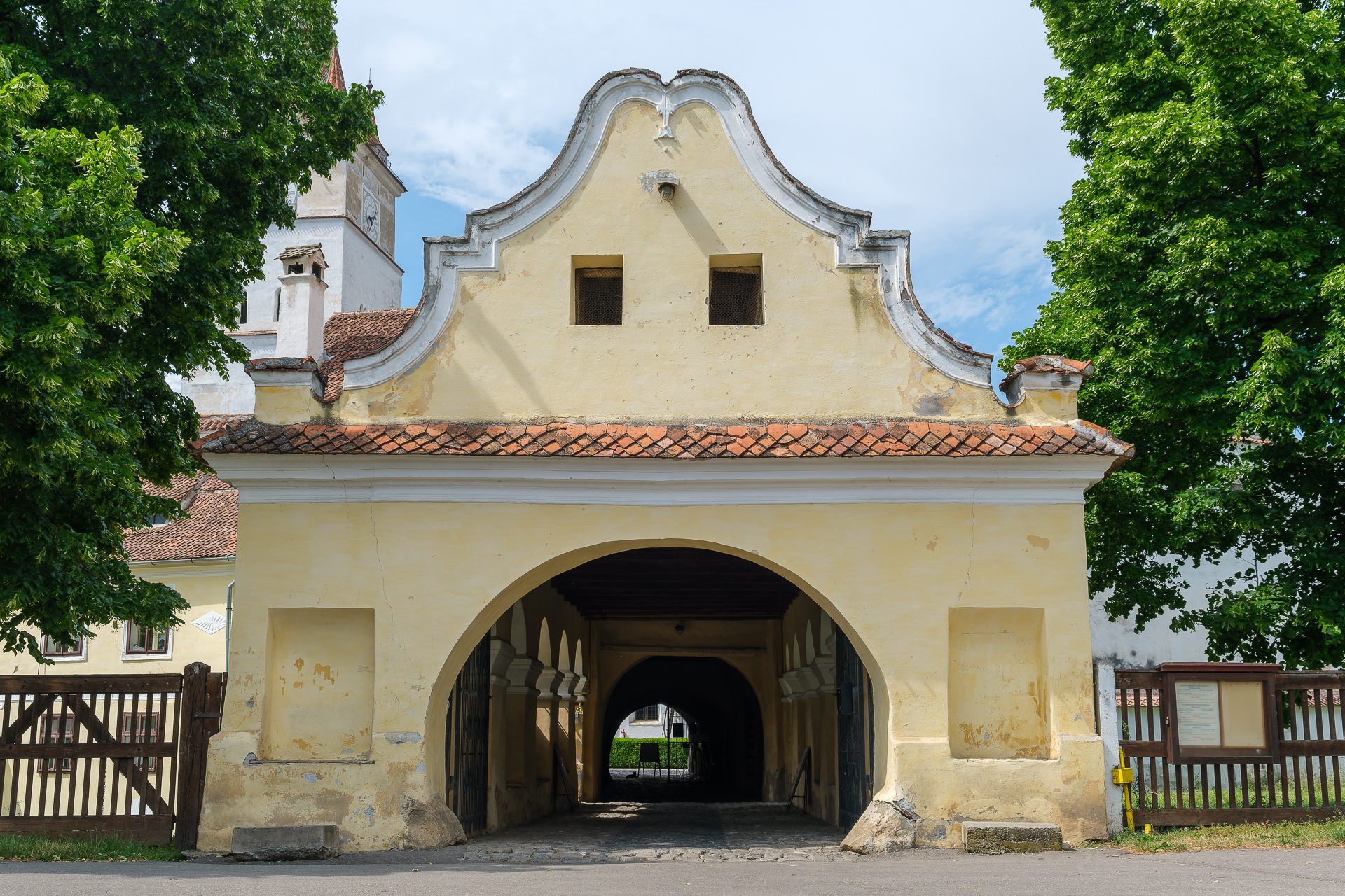 Kirchenburg von Honigberg: Der Eingang